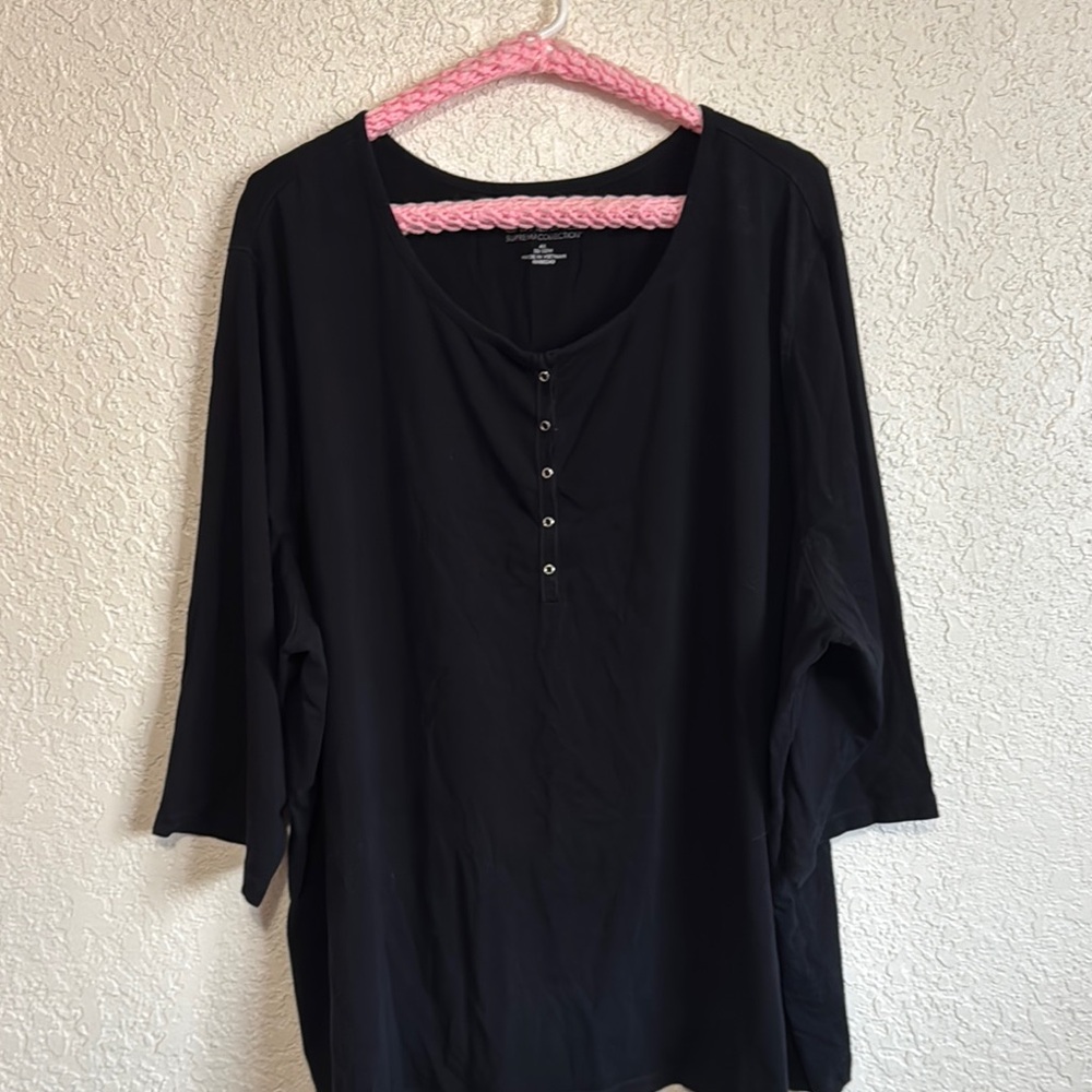 Catherine’s 4x black top